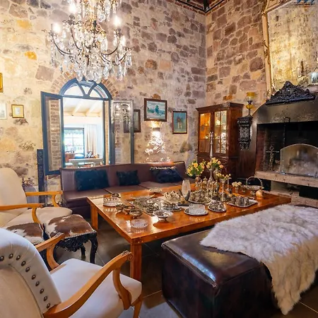 Simlarda Country Club Айвалык